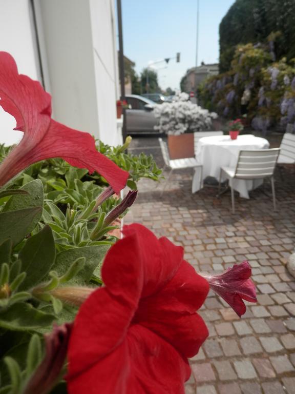 15.92 Hotel Cazzago  Eksteriør bilde